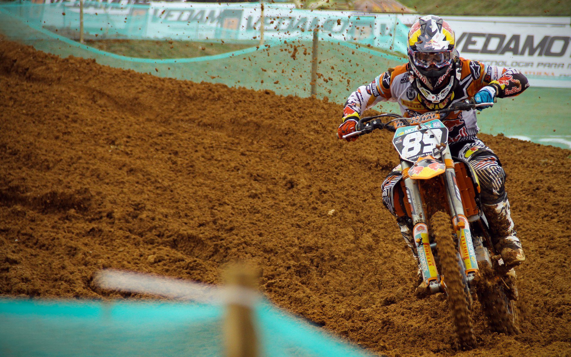 维尔·冯·威克：凭借强壮体魄，屡屡打破对方防线，为南非队提供优势