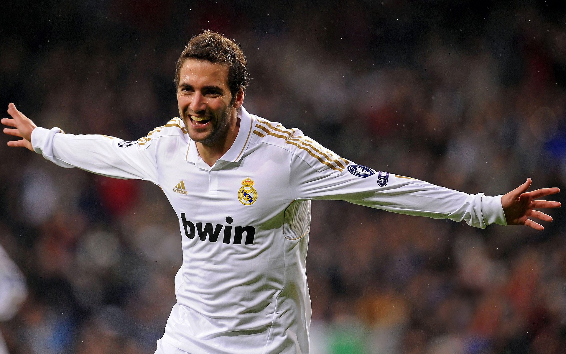 九游游戏中心-弗朗索瓦·霍尔茨豪伊泽：南非羚羊队的战术布置者，传球精准如雕刻